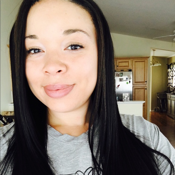 Meet your Posher, Adriane - Picture 1 of 1